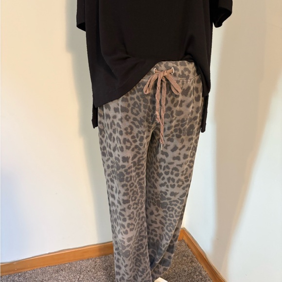 rag & bone jean hi/lo oversized top. Super soft w/4” stretch. Tuck in or out - Picture 4 of 7